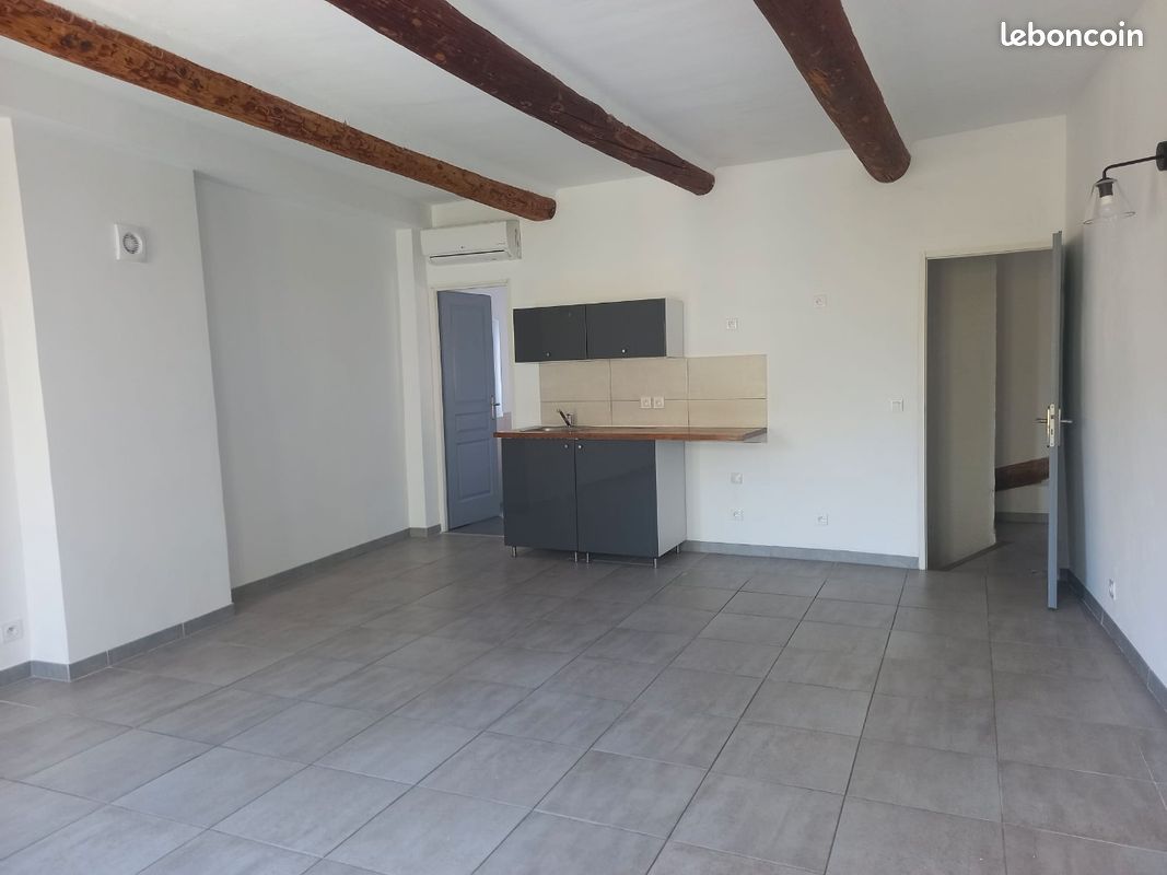 Appartement 2 pièces 64 m² · à Carpentras · 64 m² · 490 €