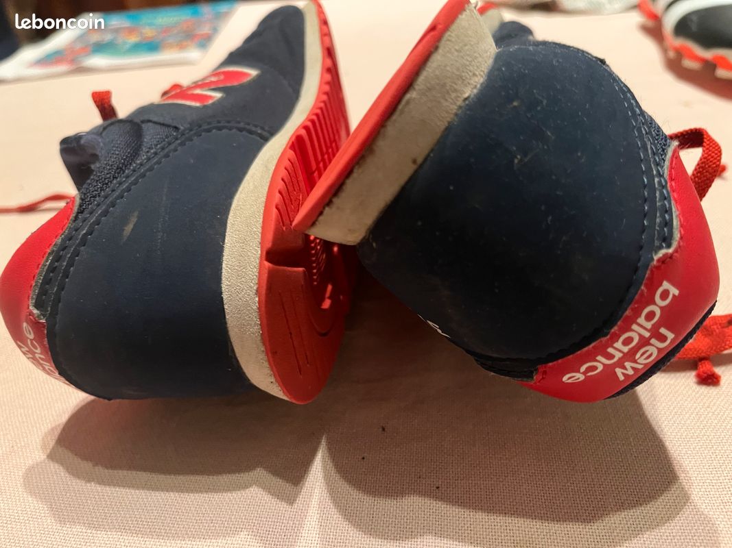 Baskets New balance taille 37 noires lacets rouges (image 3)