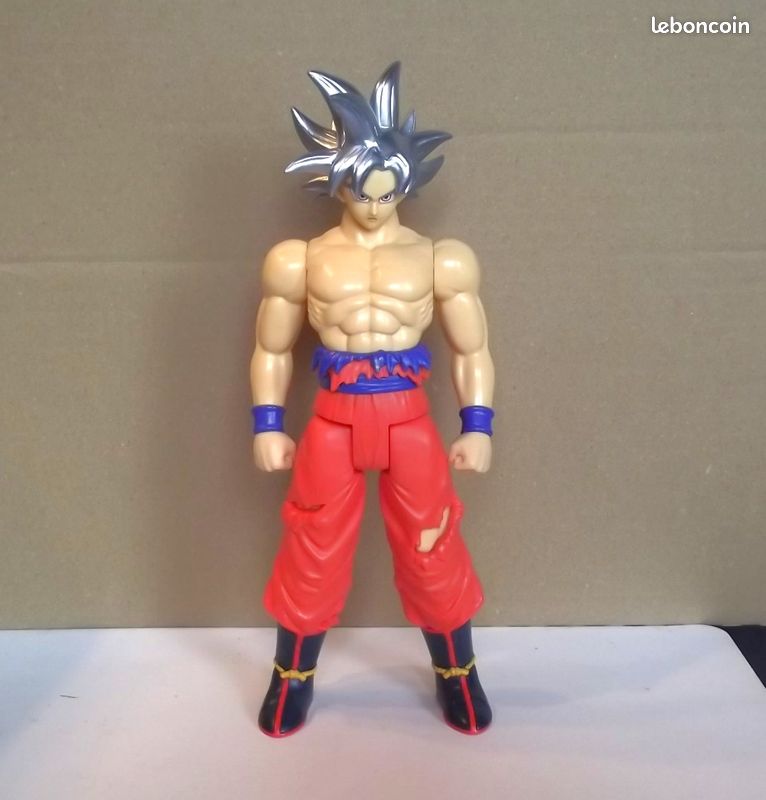 Figurine Dragon Ball Goku Ultra Instinct 30 Cm Articulée édition Spéciale