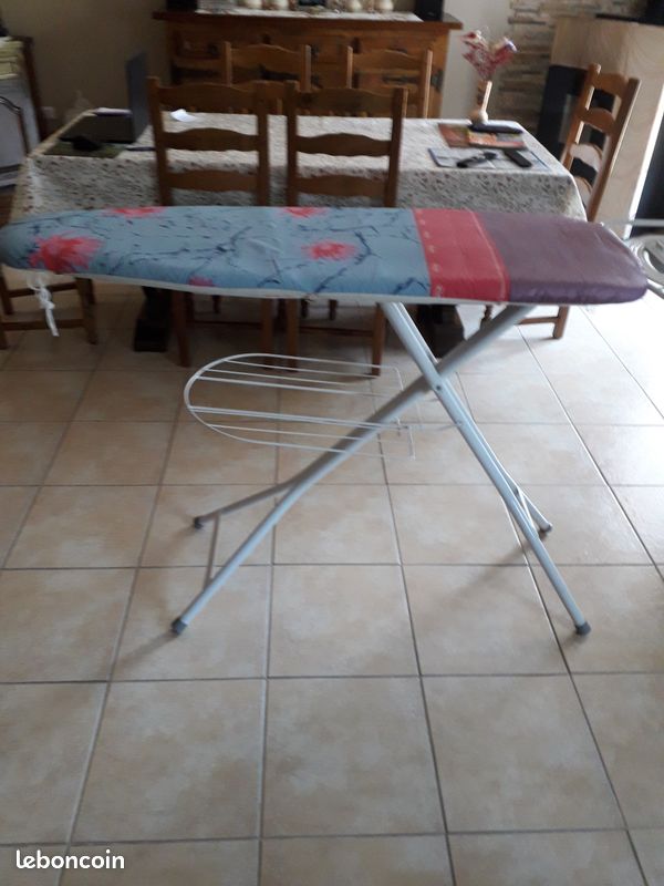 Table de repassage pour centrale vapeur (image 1)