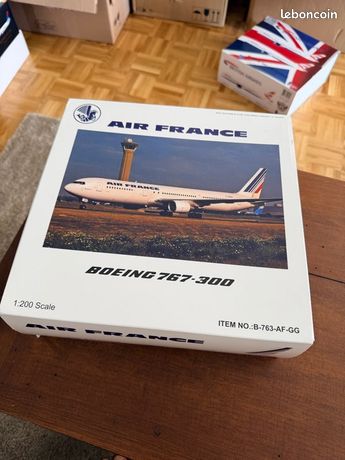 Grande maquette d'avion Mod. Air 2000 Boeing 767-300 Space
