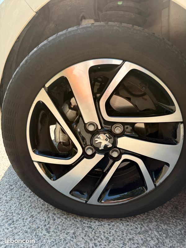 Peugeot 108 Allure – Seulement 34 000 km – CT vierge – Très bon état (image 6)