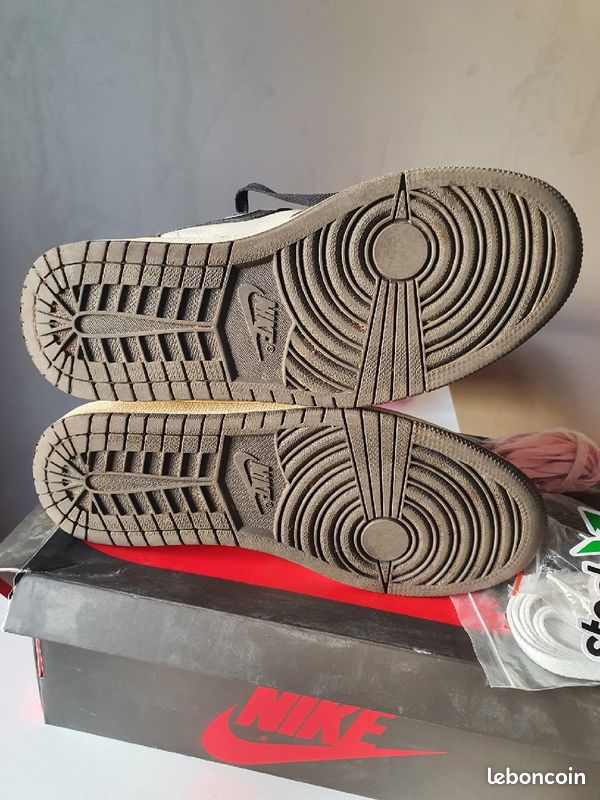 Chaussures Traviscot Nike en 41 (image 8)
