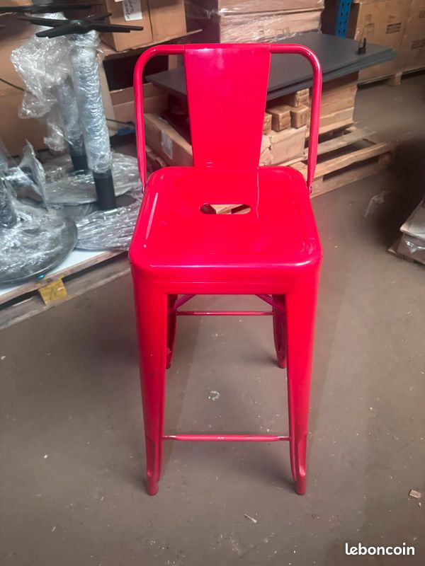 Chaises hautes rouges pour bar, snack ou restaurant (image 3)
