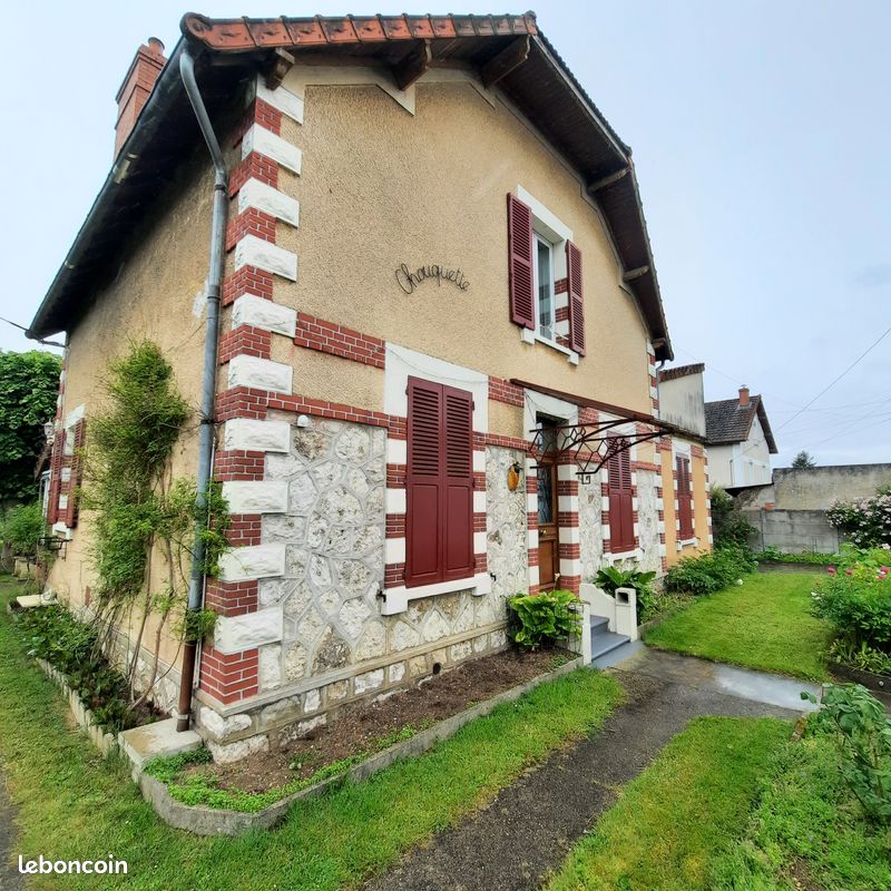Maison 7 pièces 130 m² · à Saint-Germain-du-Puy · 130 m² · 198 000 €