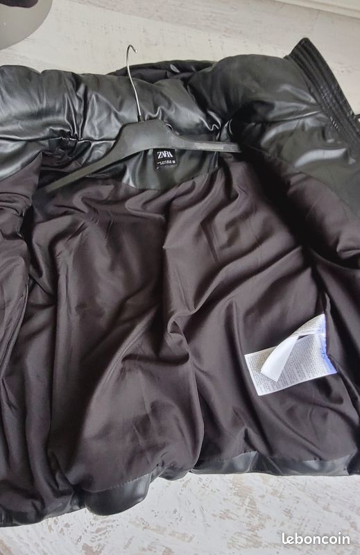 Veste Noire Bouffante Zara Avec Capuche - Taille 14 - Style Hiver - Occasion En Excellent état