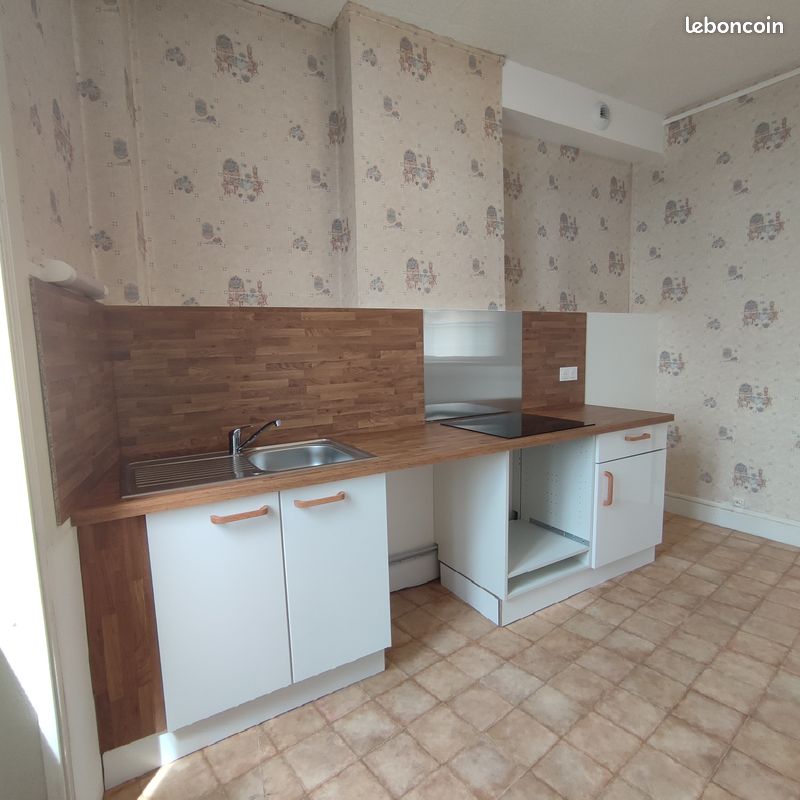 Appartement 3 pièces 70 m² · à Saint-Genest-Malifaux · 70 m² · 650 €