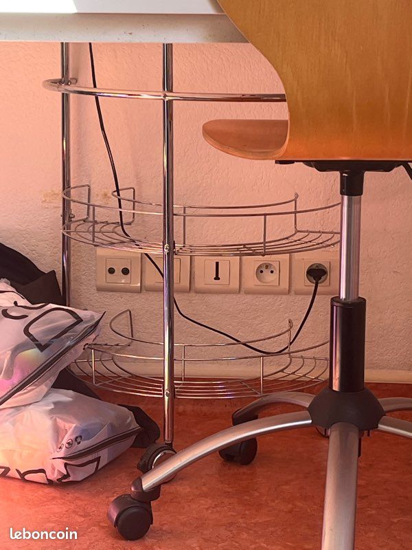 Meuble de salle de bain (image 1)