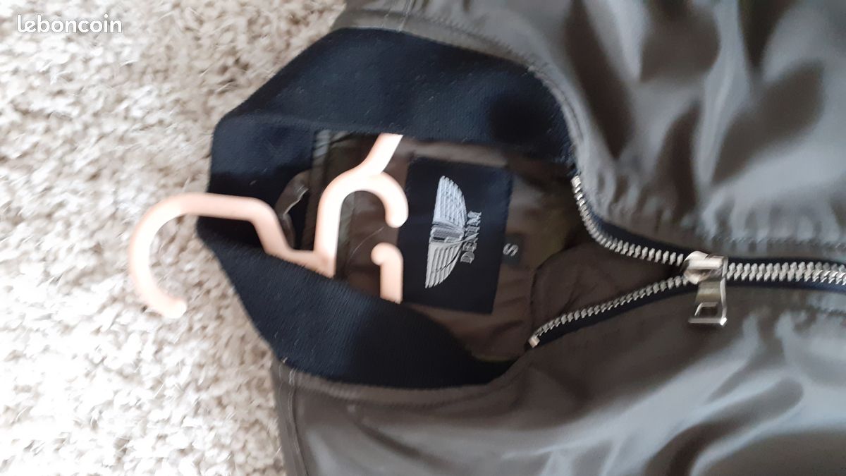 Veste taille s prix à debattre (image 5)