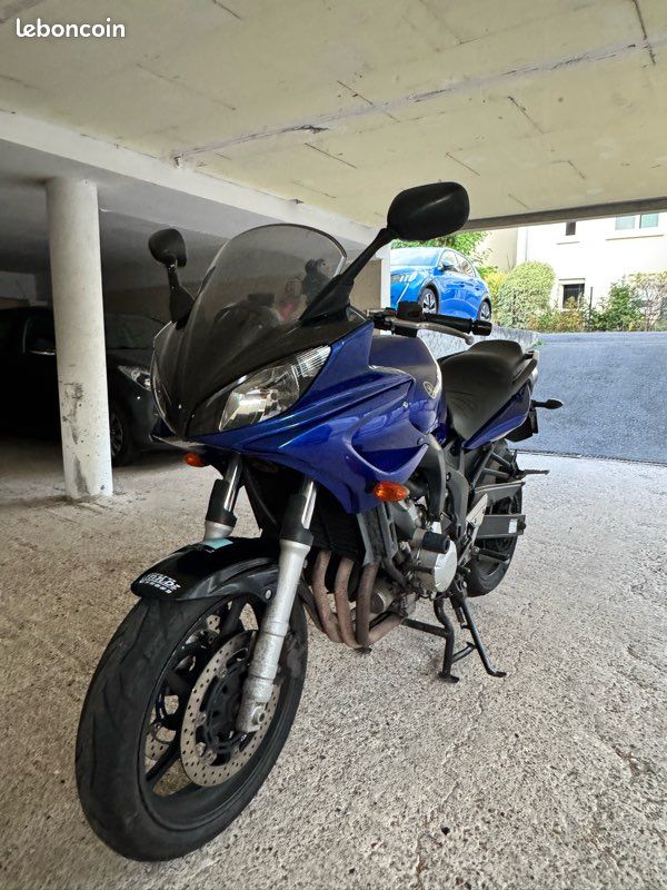 Moto Yamaha fz6s Blue (image 1)
