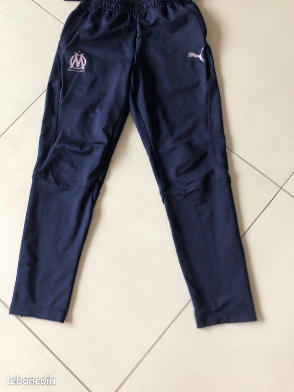 Jogging om 9-10 ans taille 140cm (image 2)