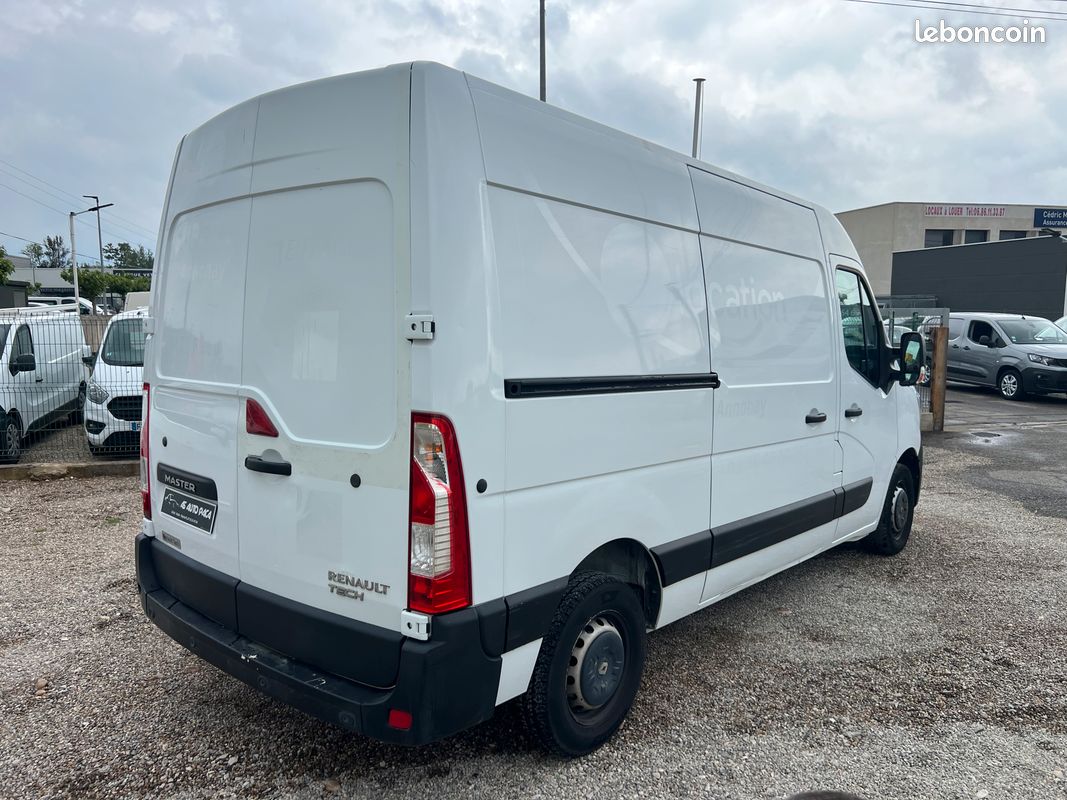 Renault Master 3 2.3 dCi 135 ch Gd Confort L2 H2 TTC (image 2)