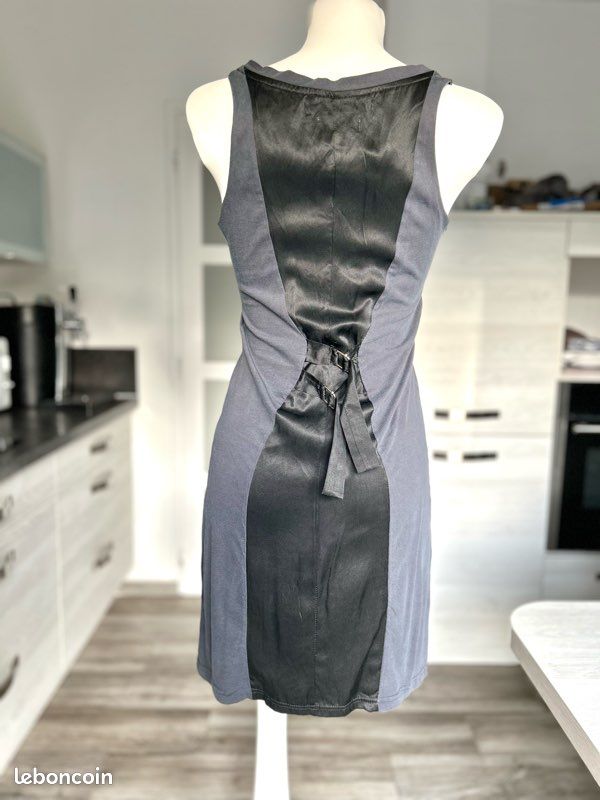Robe American Eagle Outfitters Gris Anthracite Taille 2 - Bretelles Spaghetti, Occasion Très Bon état