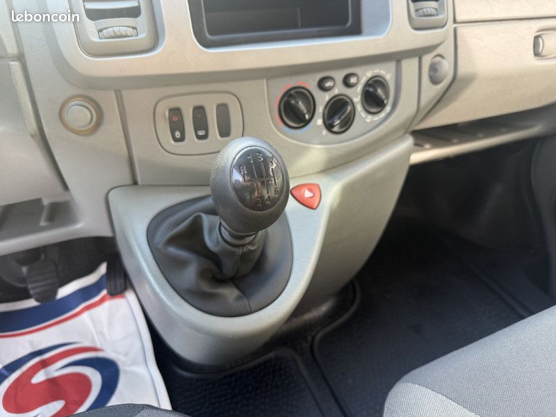 Renault TRAFIC 2.0 dci 90cv (9Places) Clim (image 20)