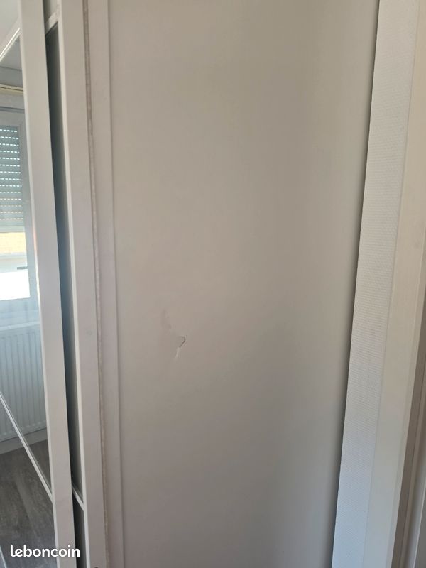 Grande armoire avec portes coulissante (image 3)