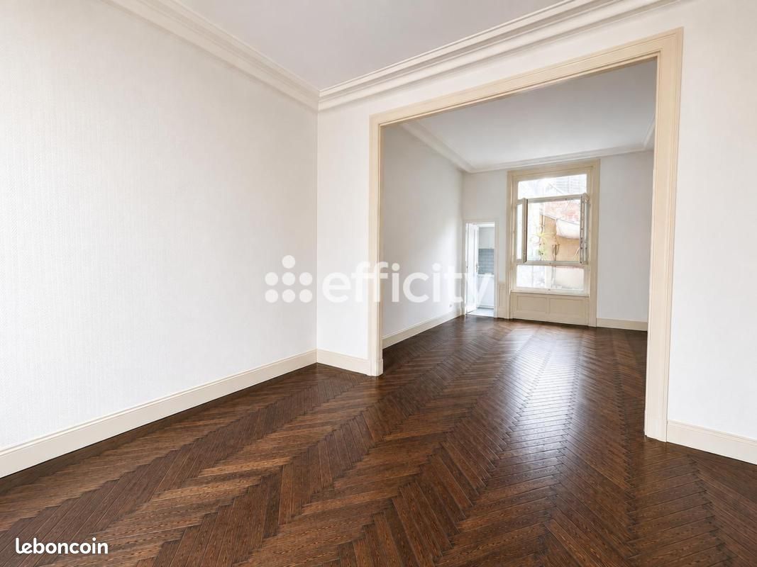 Immeuble 8 pièces 191 m² · à Lille · 191 m² · 499 900 €