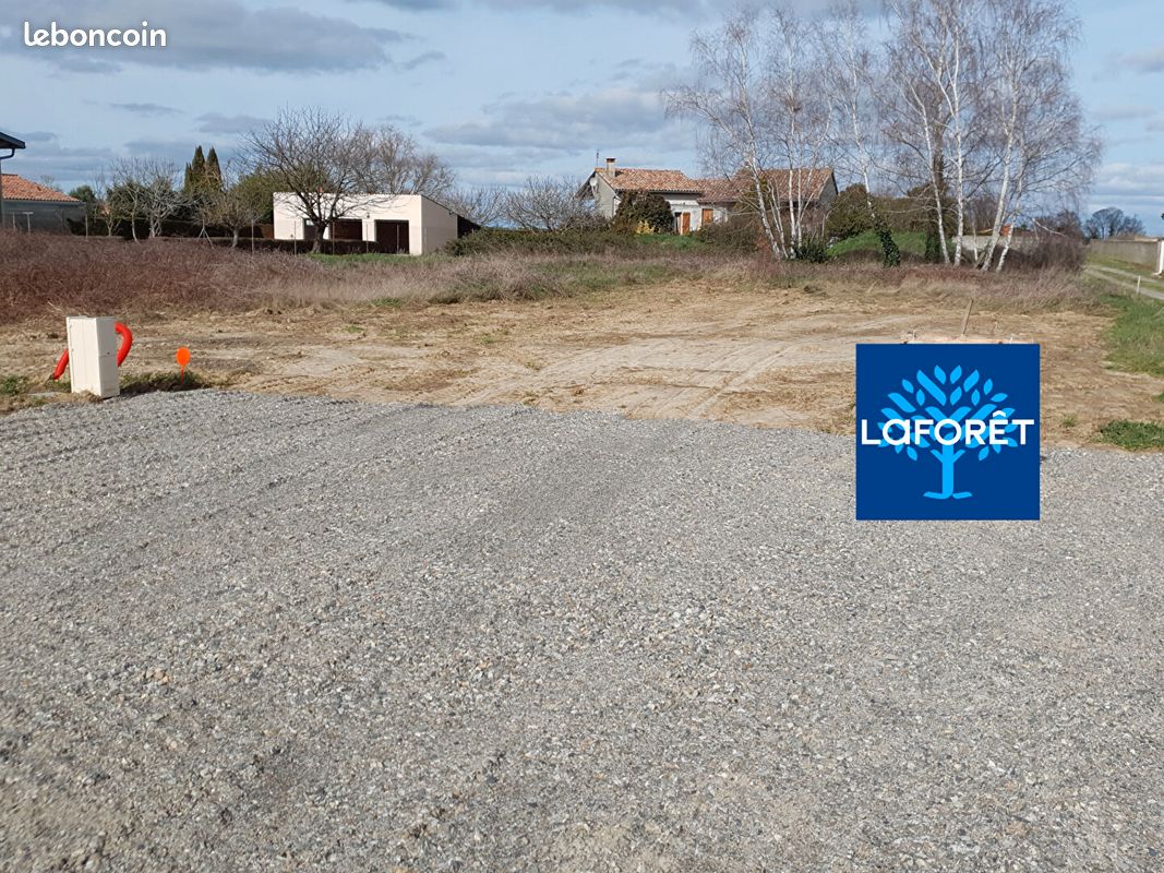 Terrain 836 m² · à Saint-Hilaire · 836 m² · 89 000 €