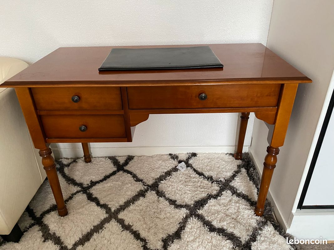 Petit bureau merisier massif 3 tiroirs (image 1)