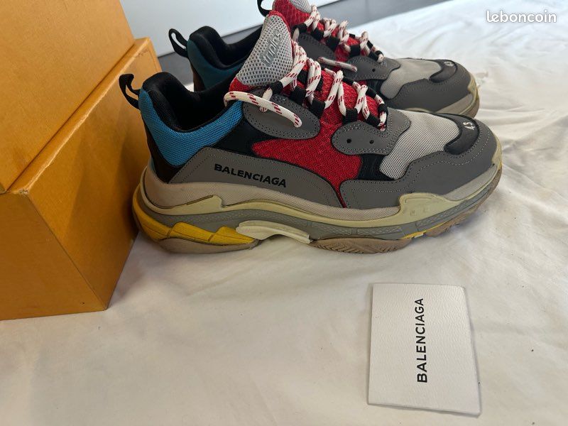 BALENCIAGA Triple S (image 4)