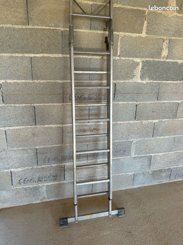 Échelle aluminium pliante quasi neuve (image 1)