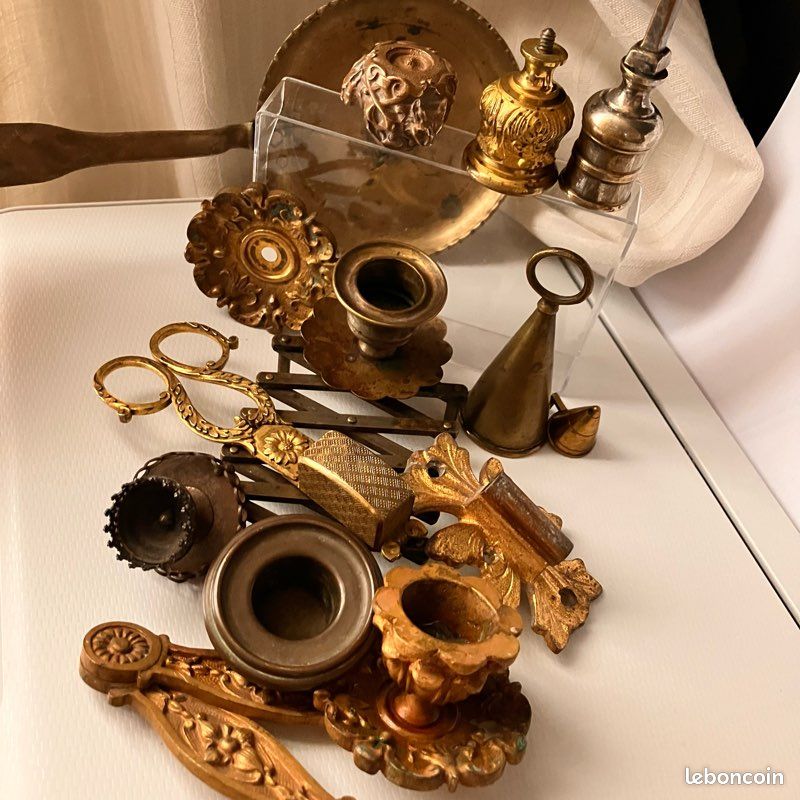 BOUGEOIRS ANCIENS, et accessoires, dont mouchette, éteignoirs pièces détachées etc (image 3)