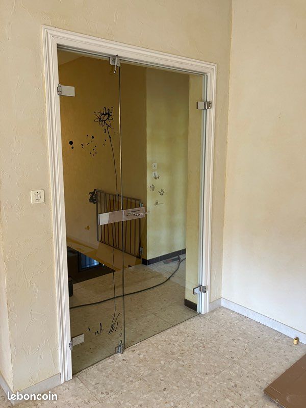 Porte double intérieure en verre sans cadre (image 1)