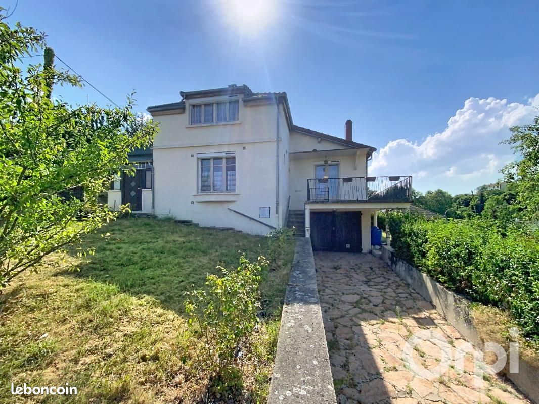 Maison 6 pièces 125 m² · à Saint-Éloy-les-Mines · 125 m² · 79 900 €