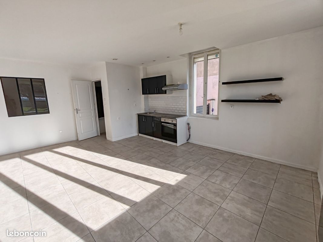 Appartement 2 pièces 50 m² · à Villeneuve-Saint-Germain · 50 m² · 580 €