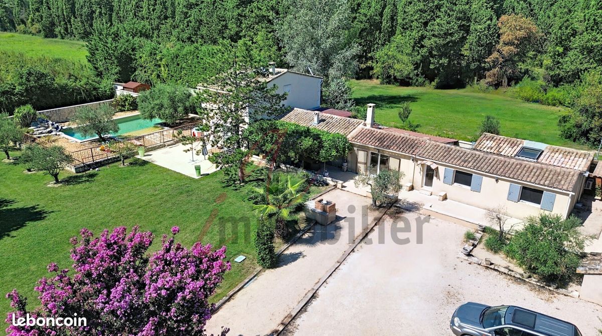 Maison 9 pièces 212 m² · à Noves · 212 m² · 750 000 €