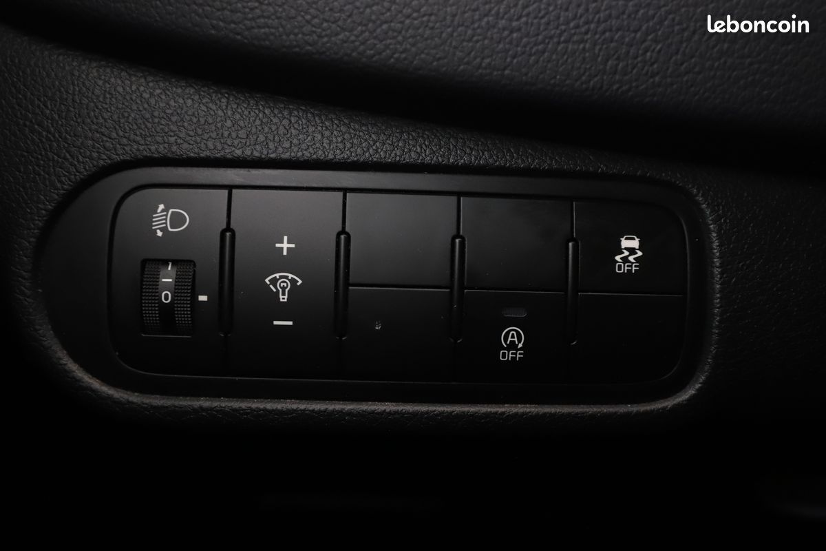 Kia Carens 1.7 CRDi ISG Active 7PL 141 ch (image 23)