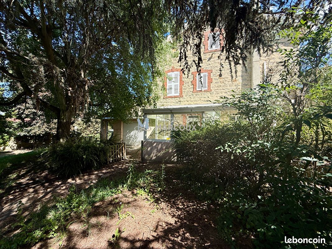 Maison 9 pièces 196 m² · à Montbrison · 196 m² · 253 000 €