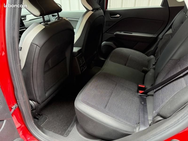 Renault Captur 1.6 E-Tech Plug-in 160ch Intens (image 11)