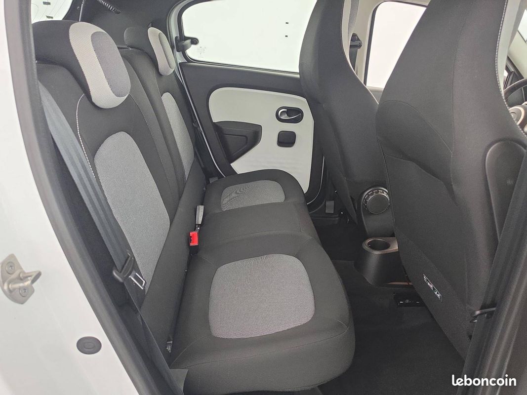 RENAULT Twingo III E-Tech Equilibre (image 16)