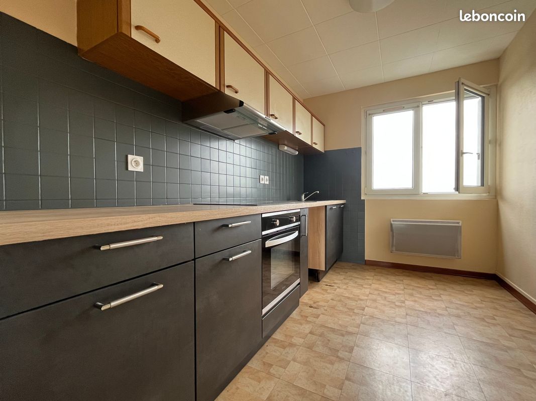 Appartement 4 pièces 74 m² · à Issoudun · 74 m² · 67 000 €