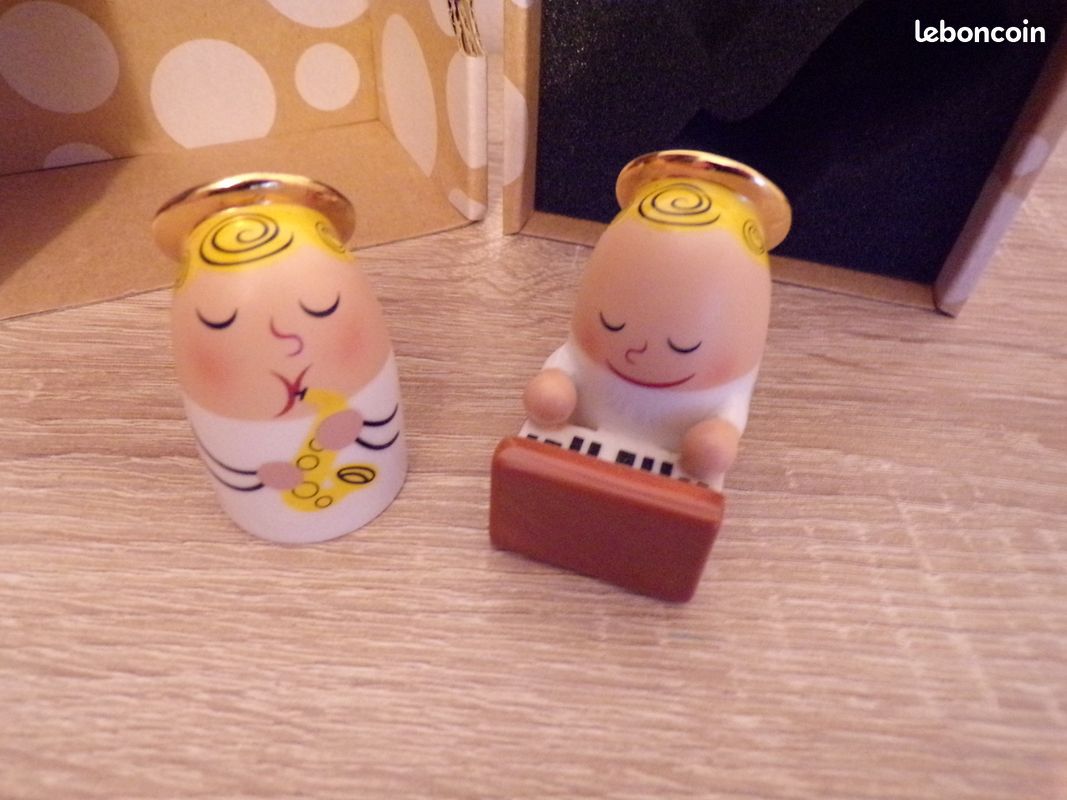 Darby Home Co Ensemble de 2 figurines anges trompettes de la place Saint-Pierre et Commentaires
