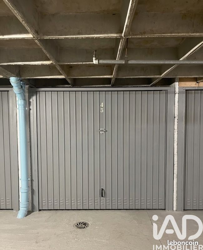 Parking 11 m² · à Paris · 11 m² · 28 000 €