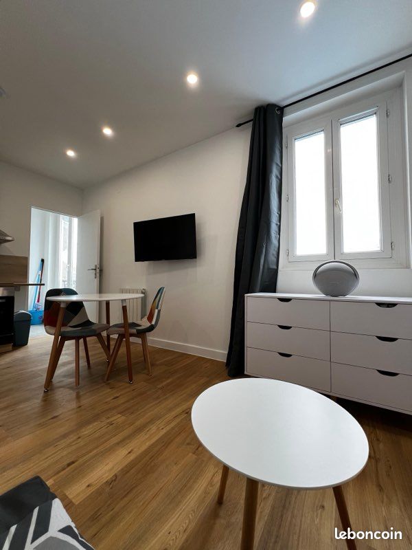 Magnifique Studio rénové Centre Ville (image 3)