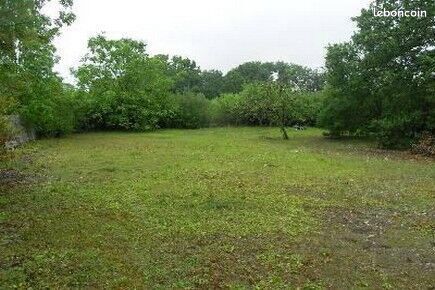 Terrain 1205 m² · à Montguyon · 1 205 m² · 19 000 €
