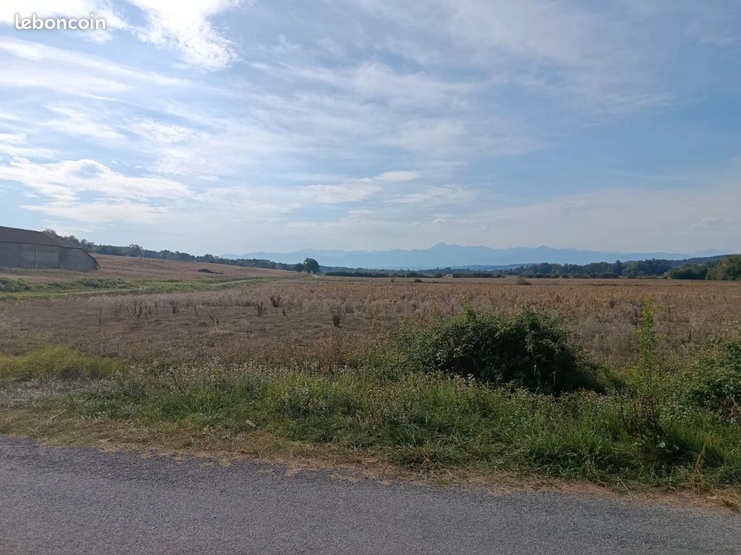 Terrain à bâtir avec vue sur Pyrénées · à Chelle-Debat · 35 000 €