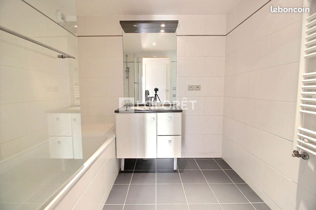 Appartement a louer rueil-malmaison - 4 pièce(s) - 105 m2 - Surfyn