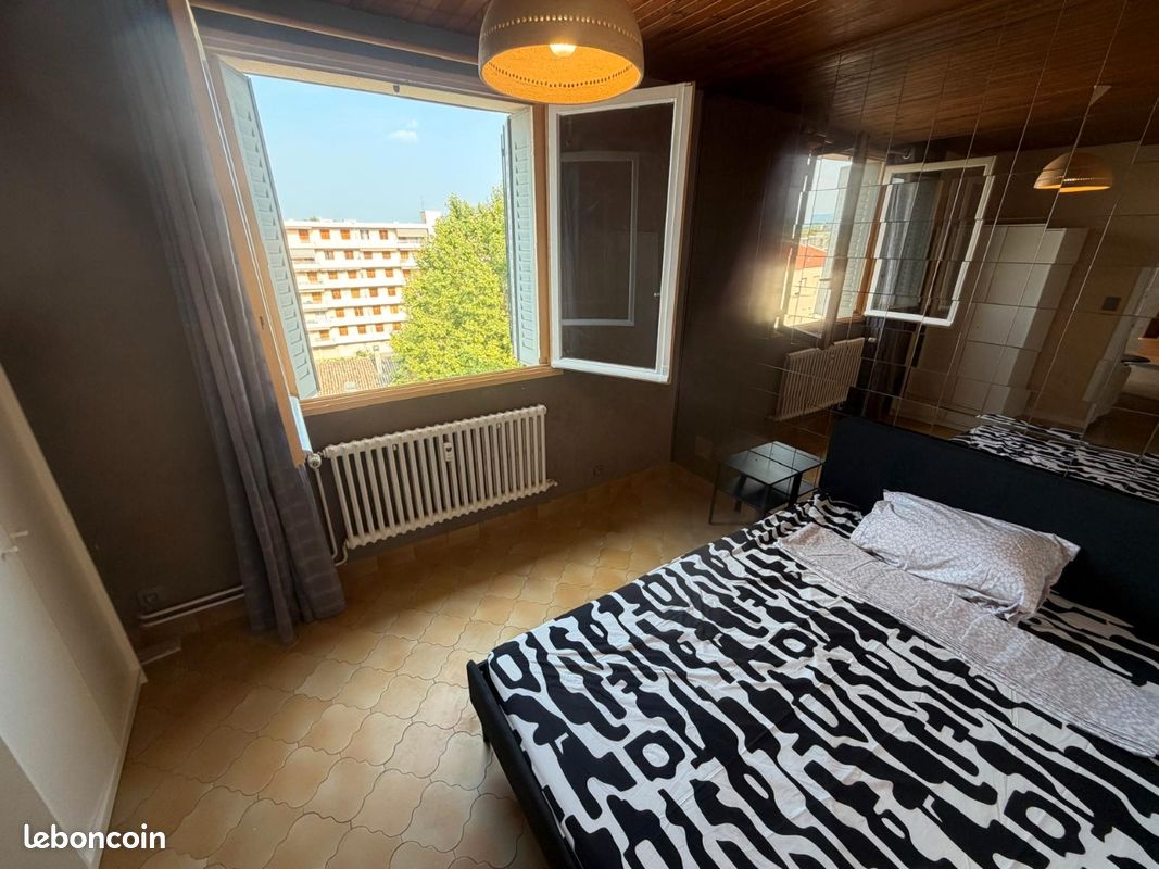 Appartement 4 pièces 64 m² · à Vaulx-en-Velin · 64 m² · 500 €