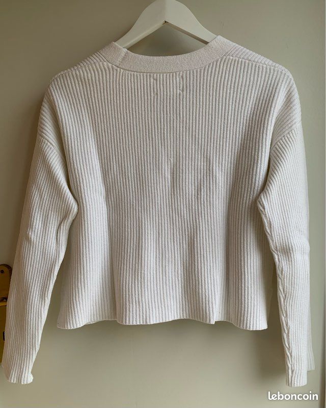 Cardigan col V en tricot torsadé