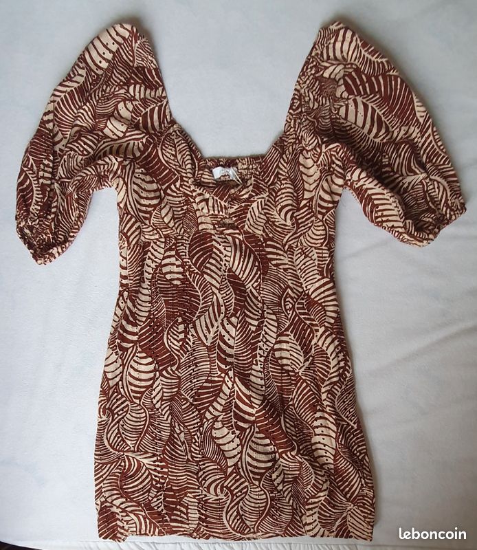 Robe courte imprimée manches bouffantes Mango neuve Vêtements