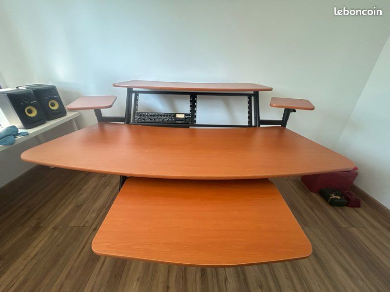 Bureau MAO / Home-studio, Eagletone Studioden 300 (image 4)