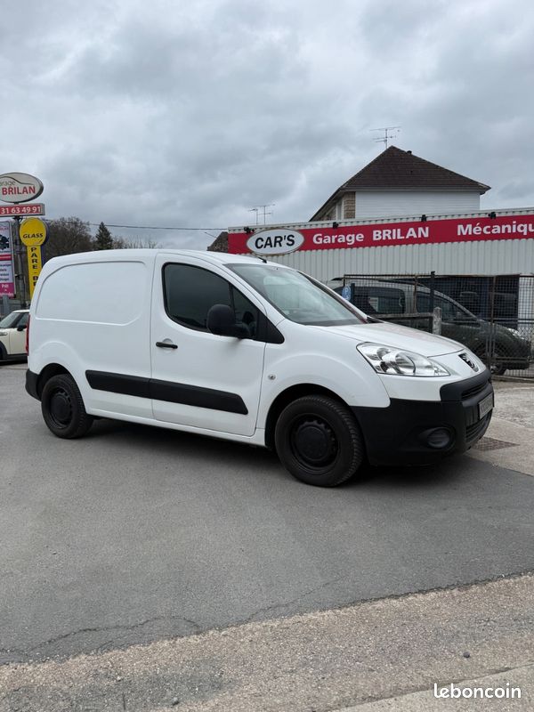 Peugeot Partner 1.6hdi 75 tva recuperable 1ere main tres propre faible kilometrage (image 1)