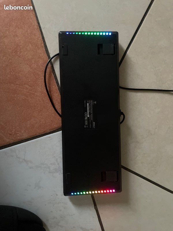 Clavier , souris , casque gaming MSI Tout à 40 ne réfléchis pas trop (image 2)