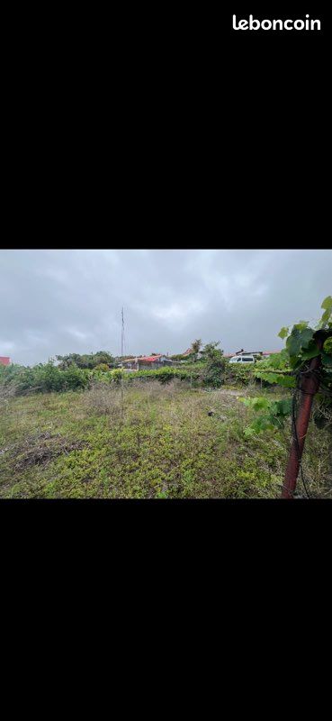 Terrain à vendre · à Salazie · 70 000 €