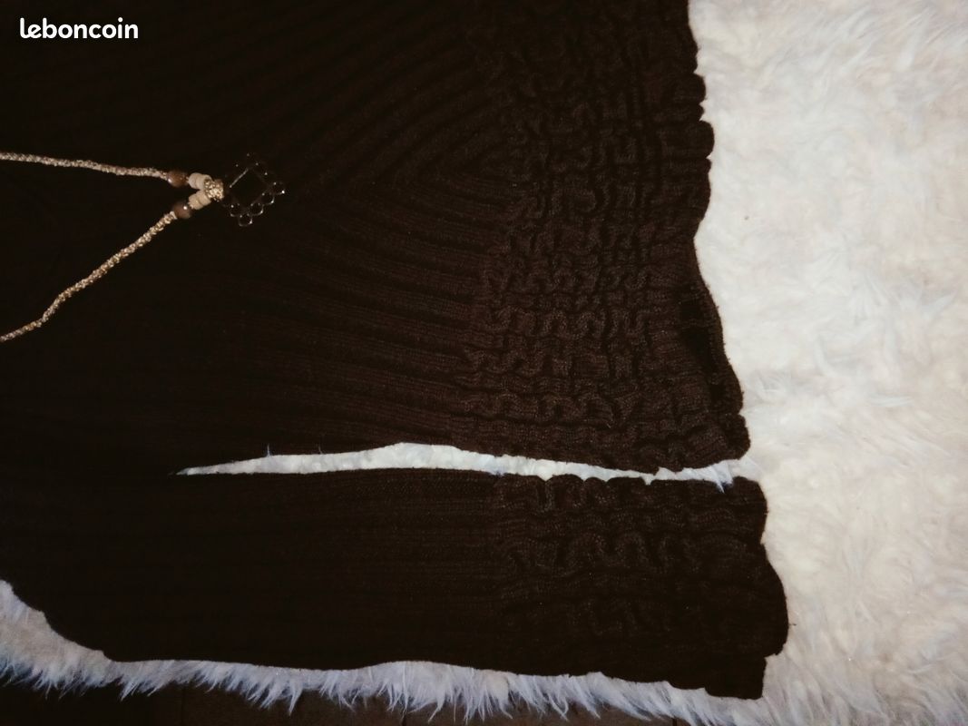 Pull décolleté (image 3)