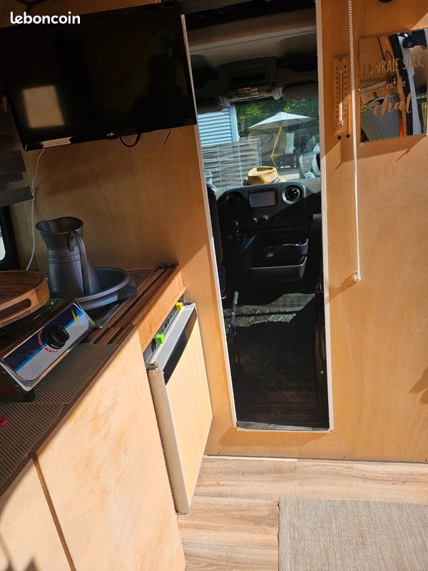 Renault Master aménagé (image 1)
