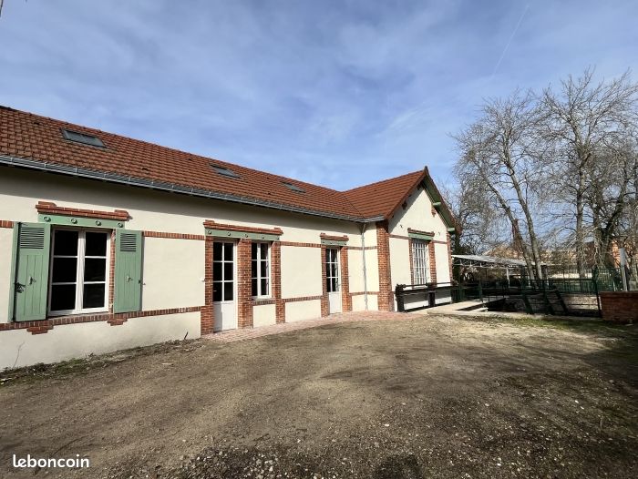 Maison a louer romorantin-lanthenay - 5 pièce(s) - 136 m2 - Surfyn